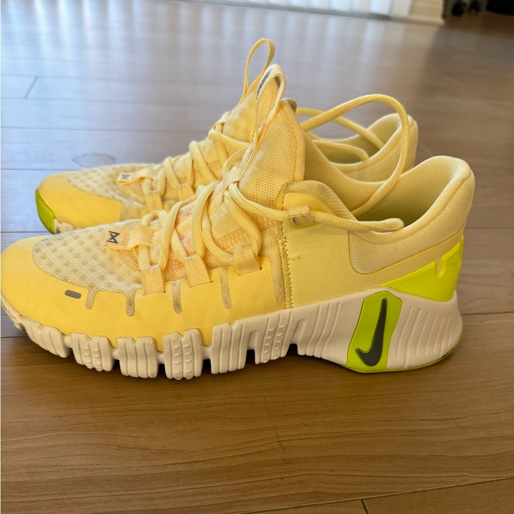 Nike Free Metcon 3 - light yellow - size 7.5